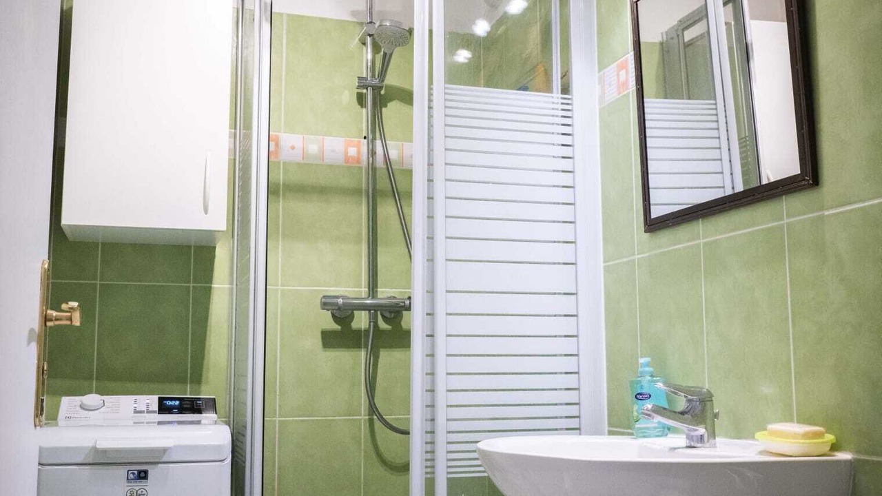 Photo of Bathroom in Saint-Ouen