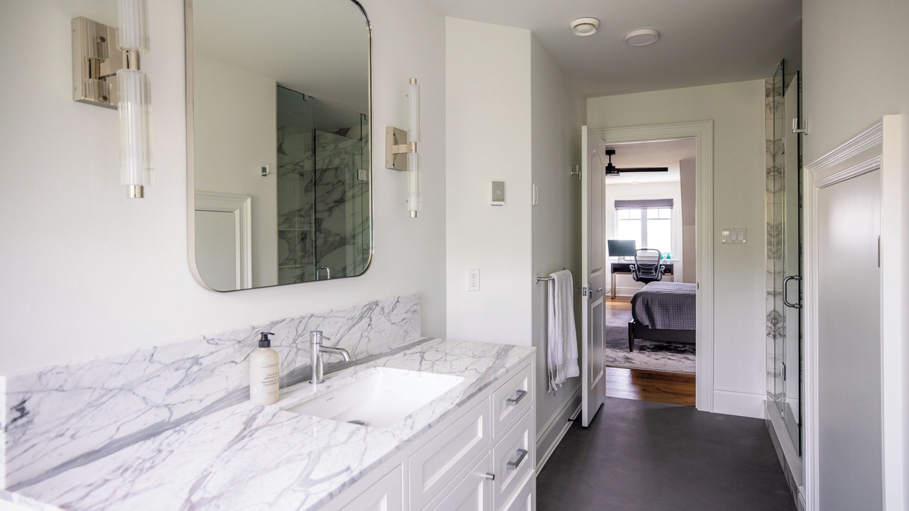 Photo of Bathroom in Oro Station