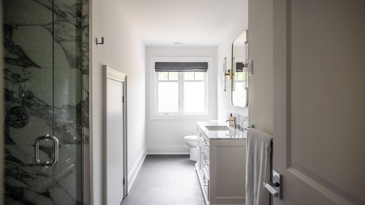 Photo of Bathroom in Oro Station