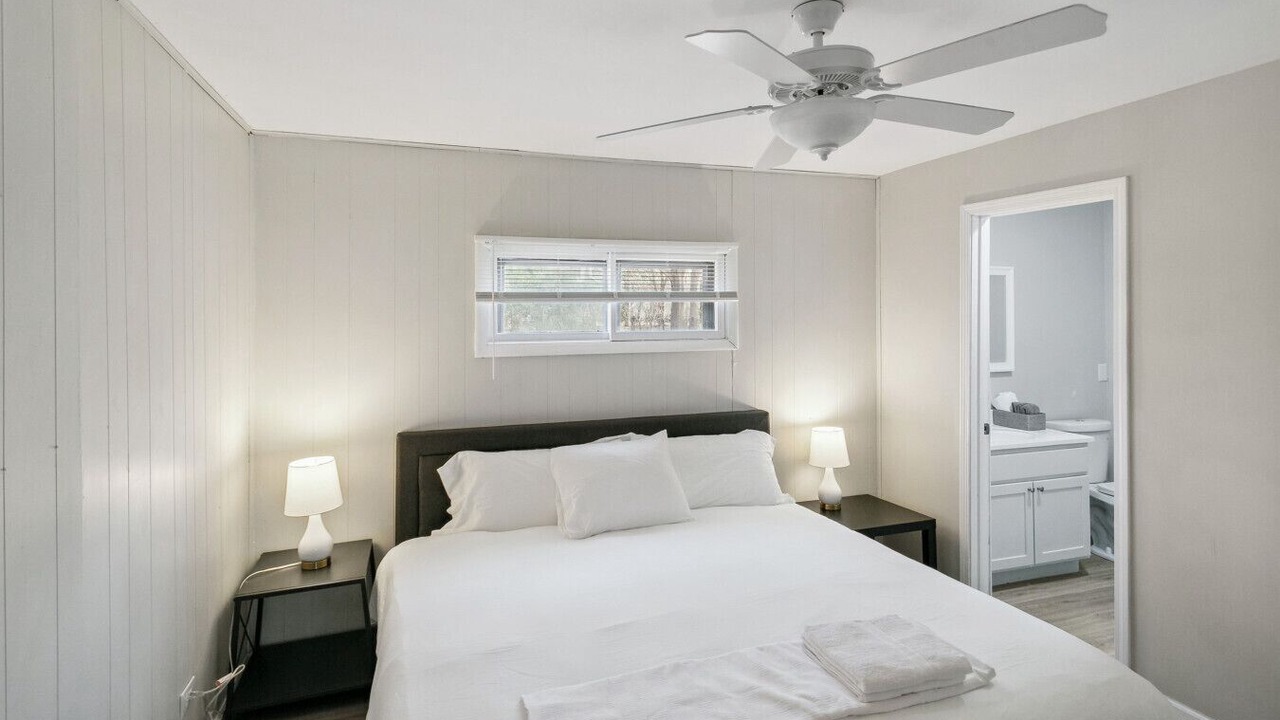 Photo of Bedroom in Russell