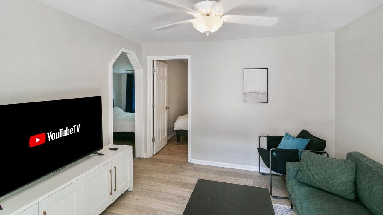 Photo of Livingroom in Russell