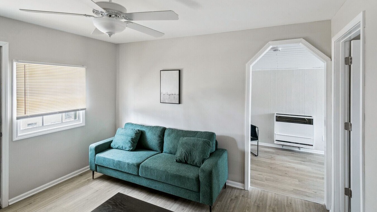 Photo of Livingroom in Russell