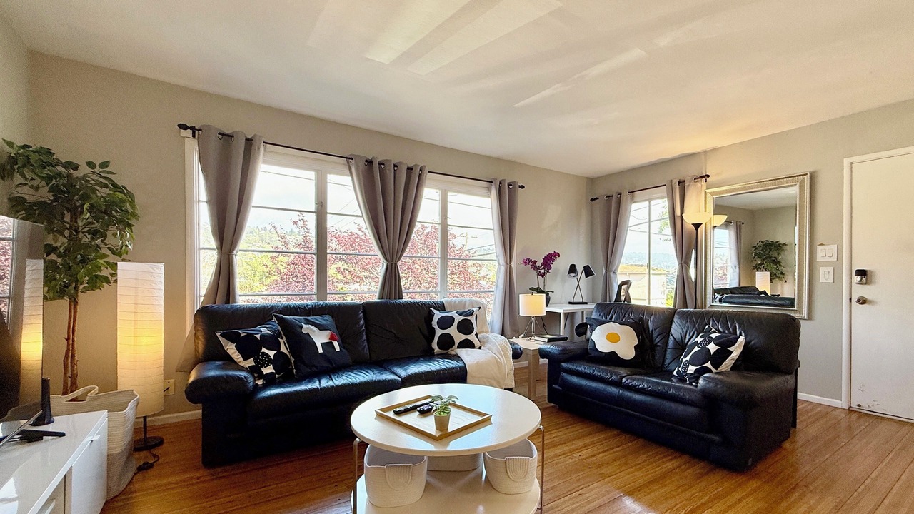 Photo of Livingroom in Richmond Annex