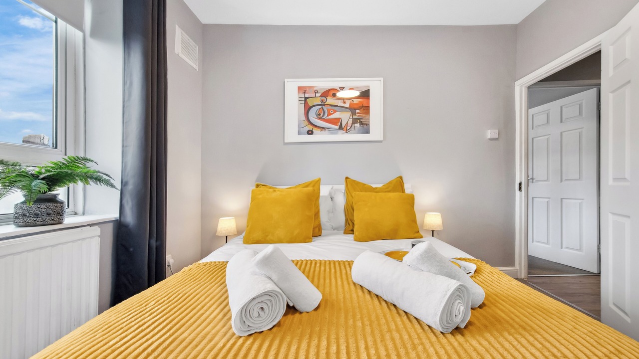 Photo of Bedroom in White City