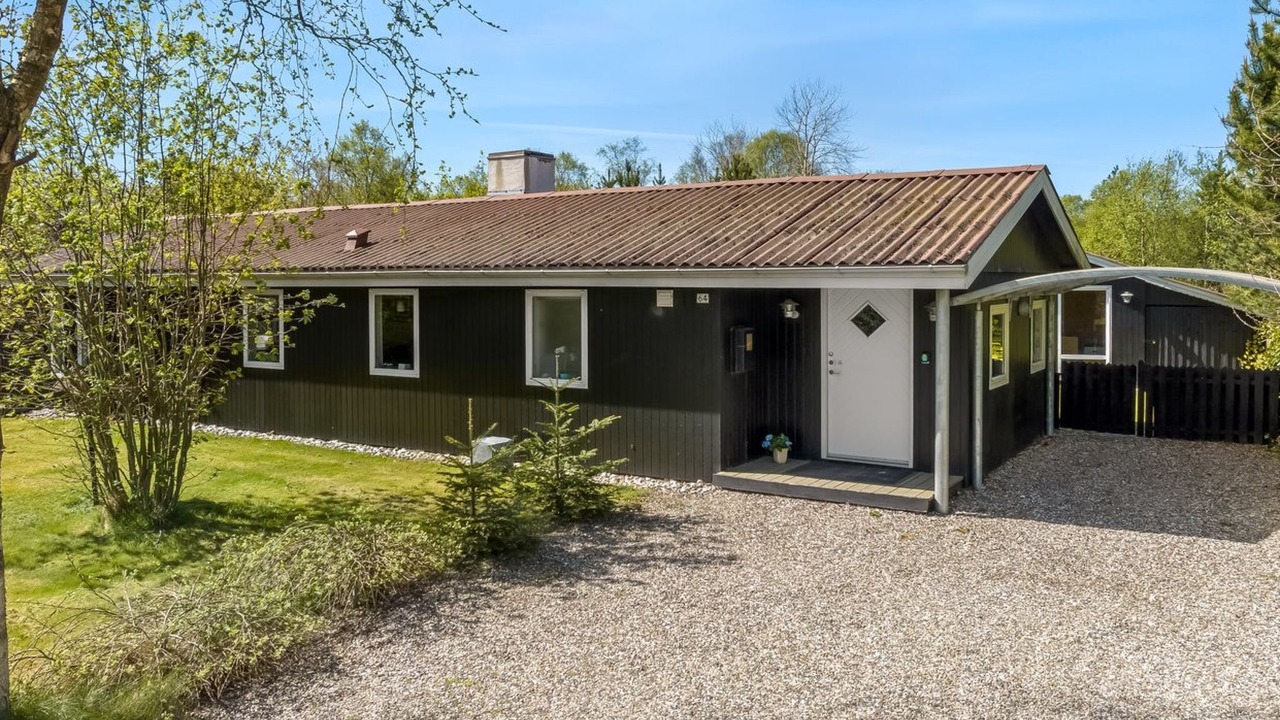 Photo of Others in Hou