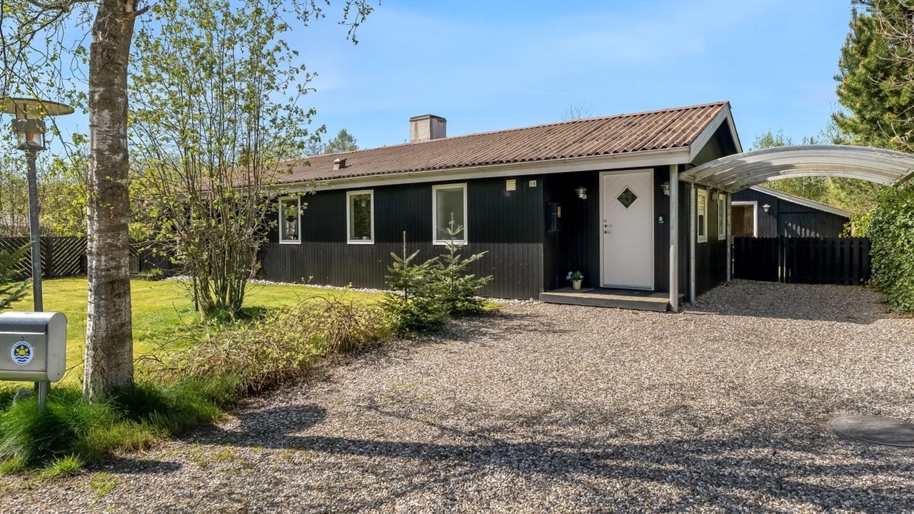 Photo of Others in Hou