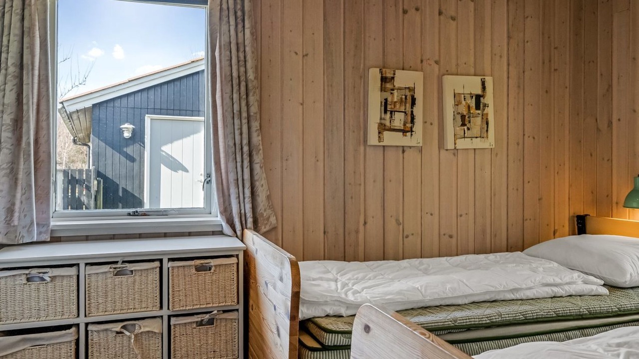 Photo of Others in Hou