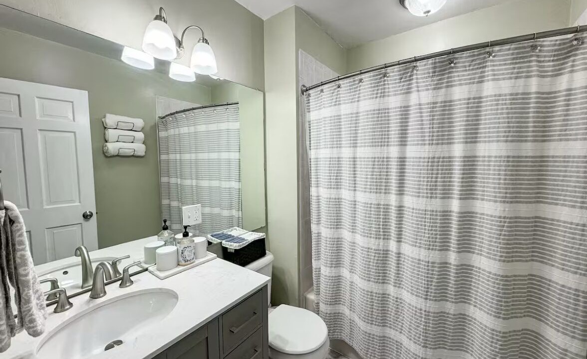 Photo of Bathroom in Columbus Park - Andrew Square