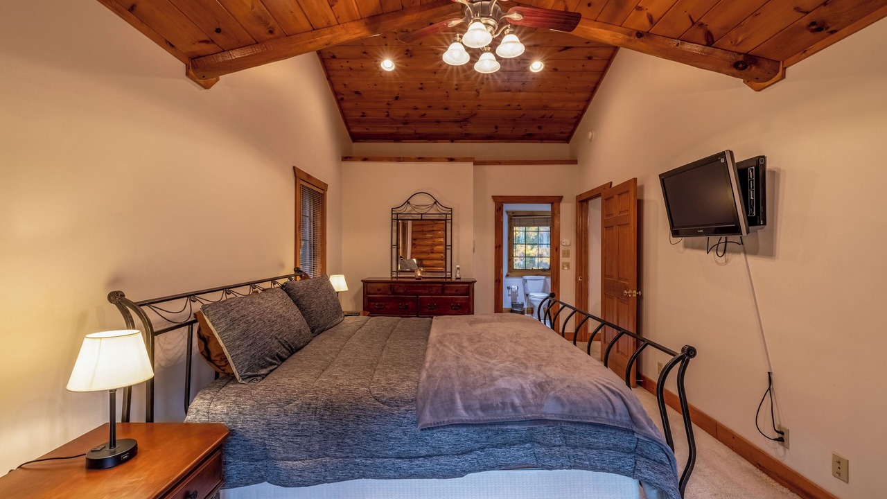 Photo of Bedroom in Slatyfork Farm