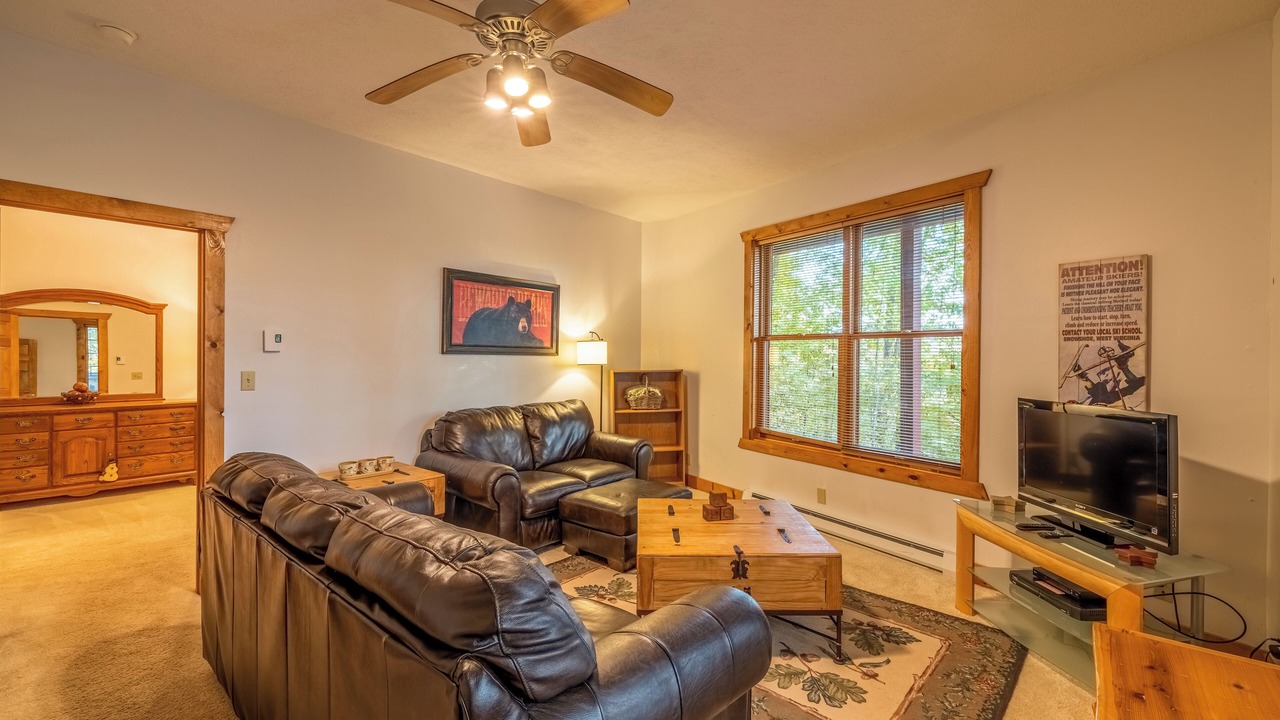 Photo of Livingroom in Slatyfork Farm
