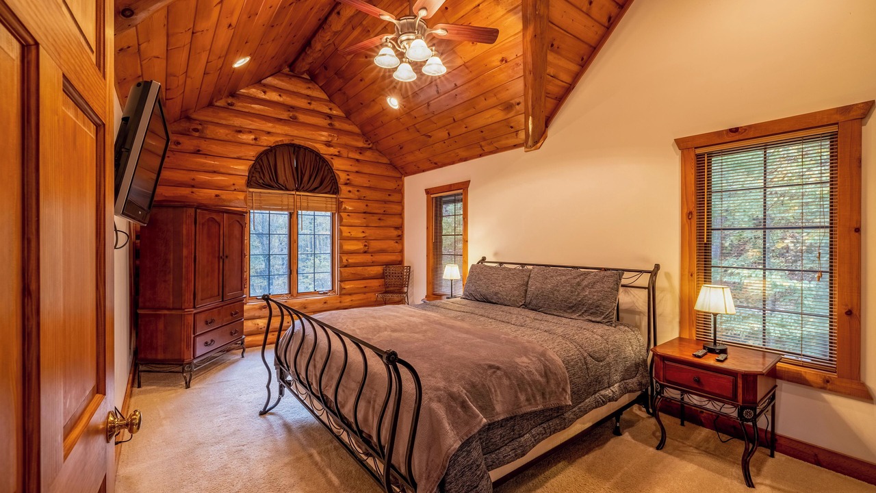 Photo of Bedroom in Slatyfork Farm