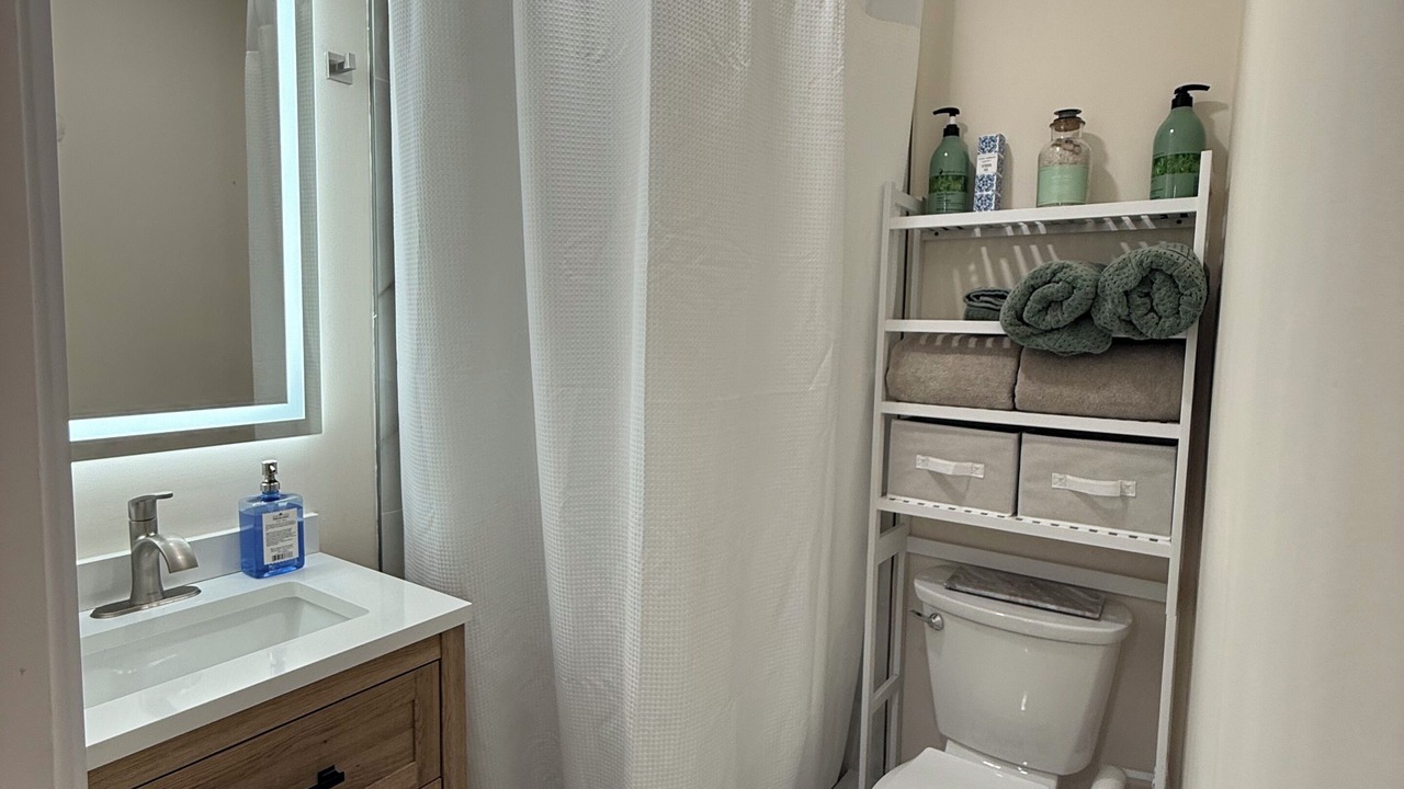 Photo of Bathroom in El Portal