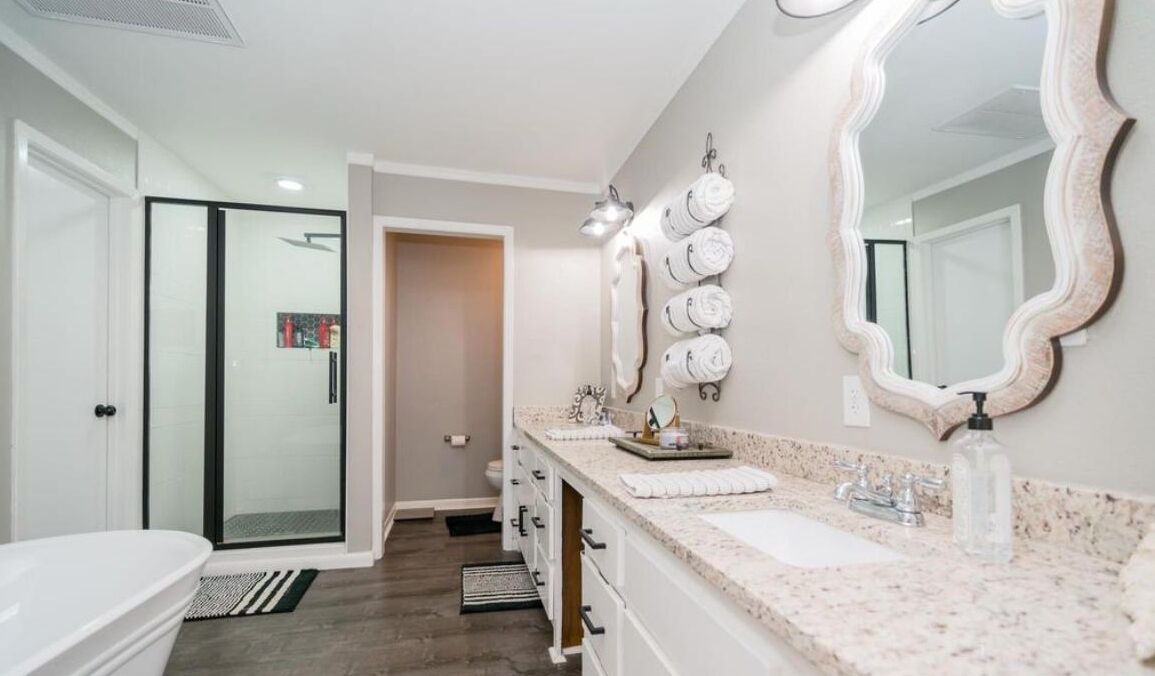 Photo of Bathroom in Gladewater
