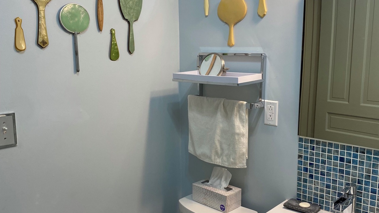 Photo of Bathroom in Logan Square