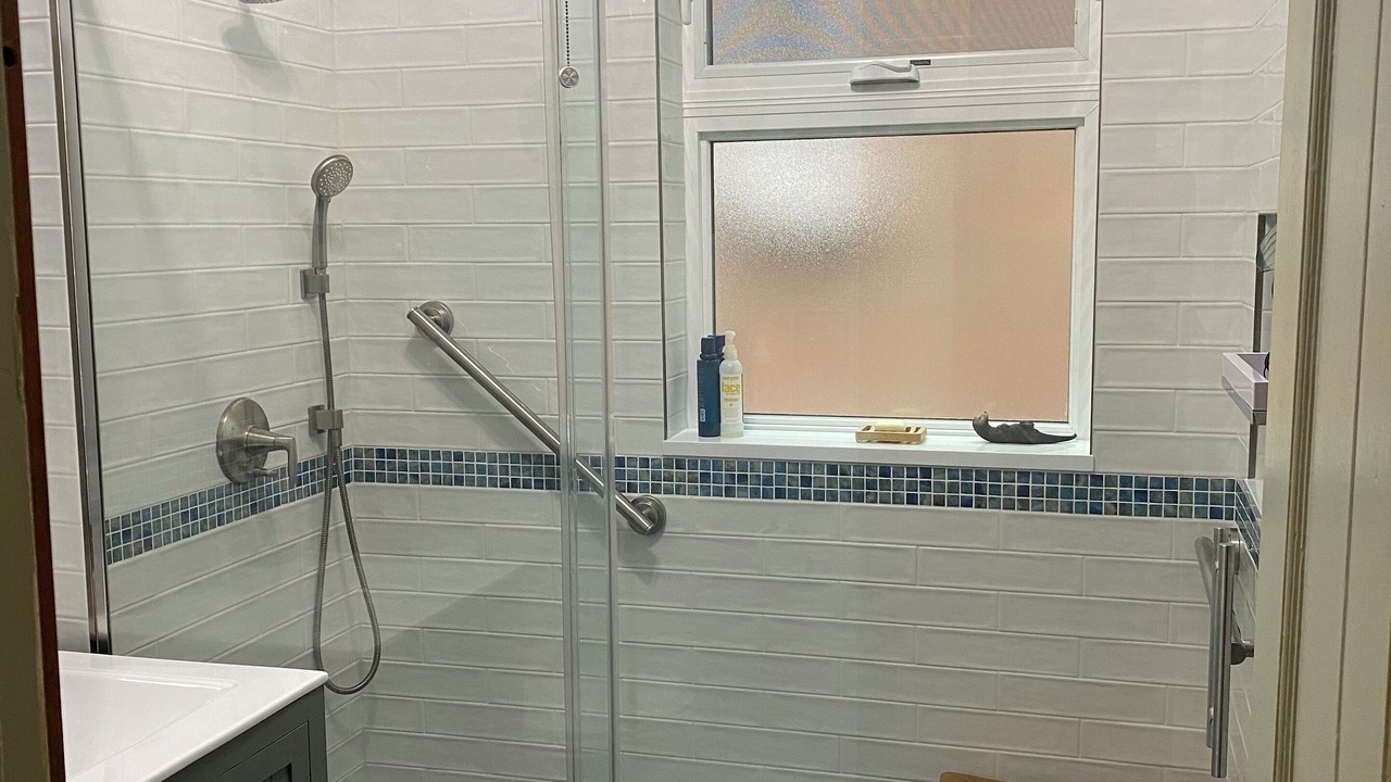 Photo of Bathroom in Logan Square