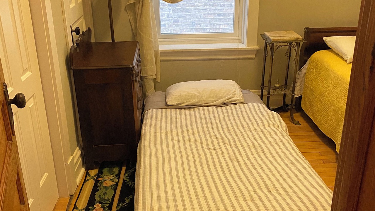 Photo of Bedroom in Logan Square