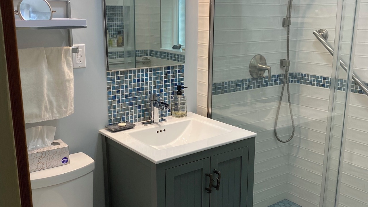 Photo of Bathroom in Logan Square