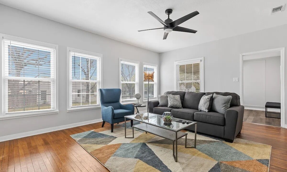 Photo of Livingroom in Arlington Heights
