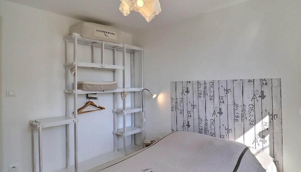 Photo of Bedroom in Saint-Coulomb