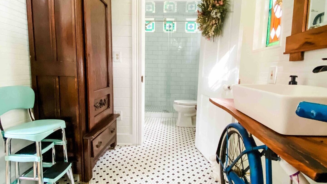 Photo of Bathroom in Round Rock Original Plat