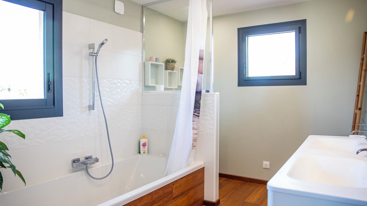 Photo of Bathroom in Uchaux