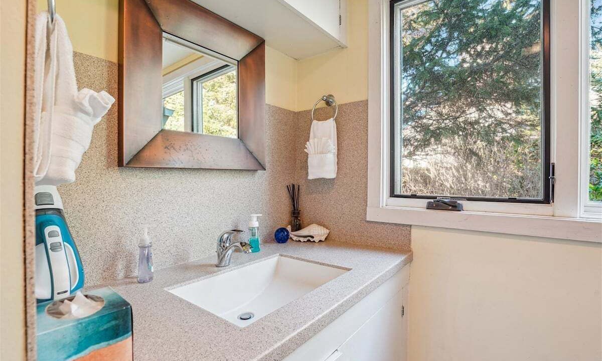 Photo of Bedroom in Arch Cape