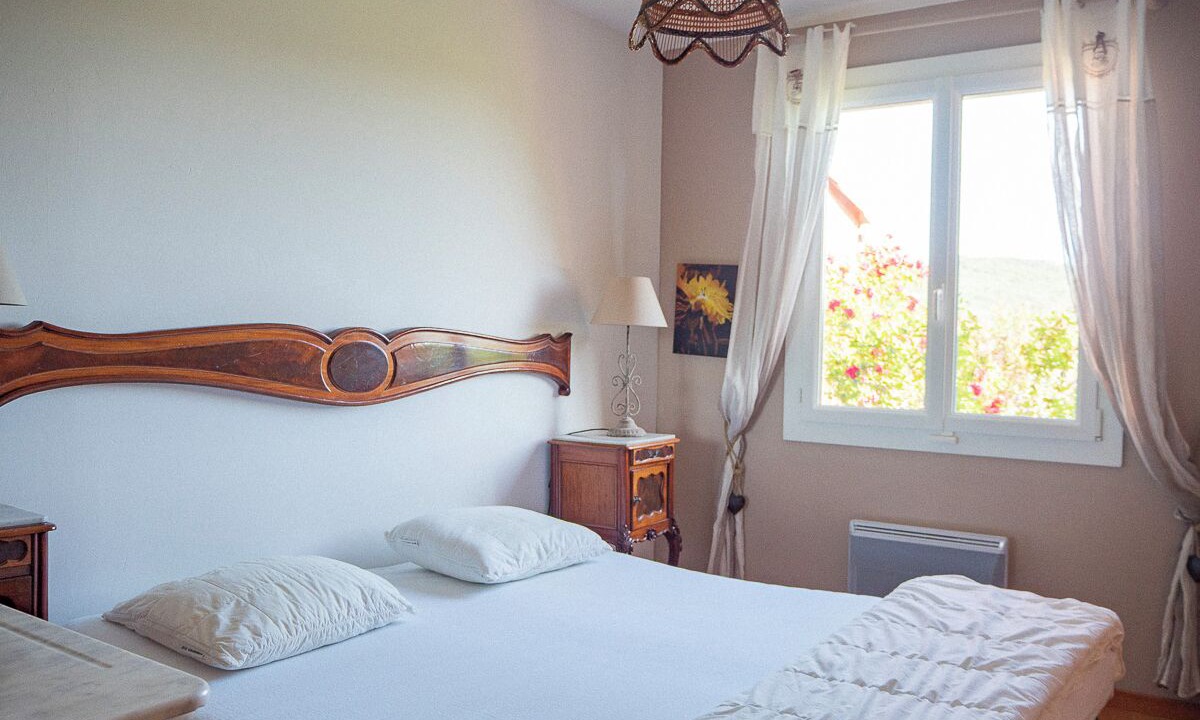Photo of Bedroom in Saint-Etienne-les-Orgues