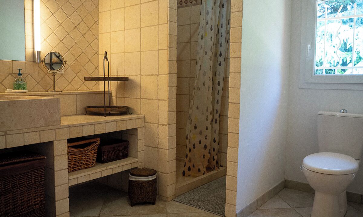 Photo of Bathroom in Saint-Etienne-les-Orgues