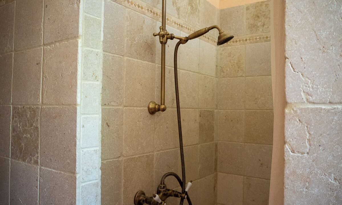 Photo of Bathroom in Saint-Etienne-les-Orgues