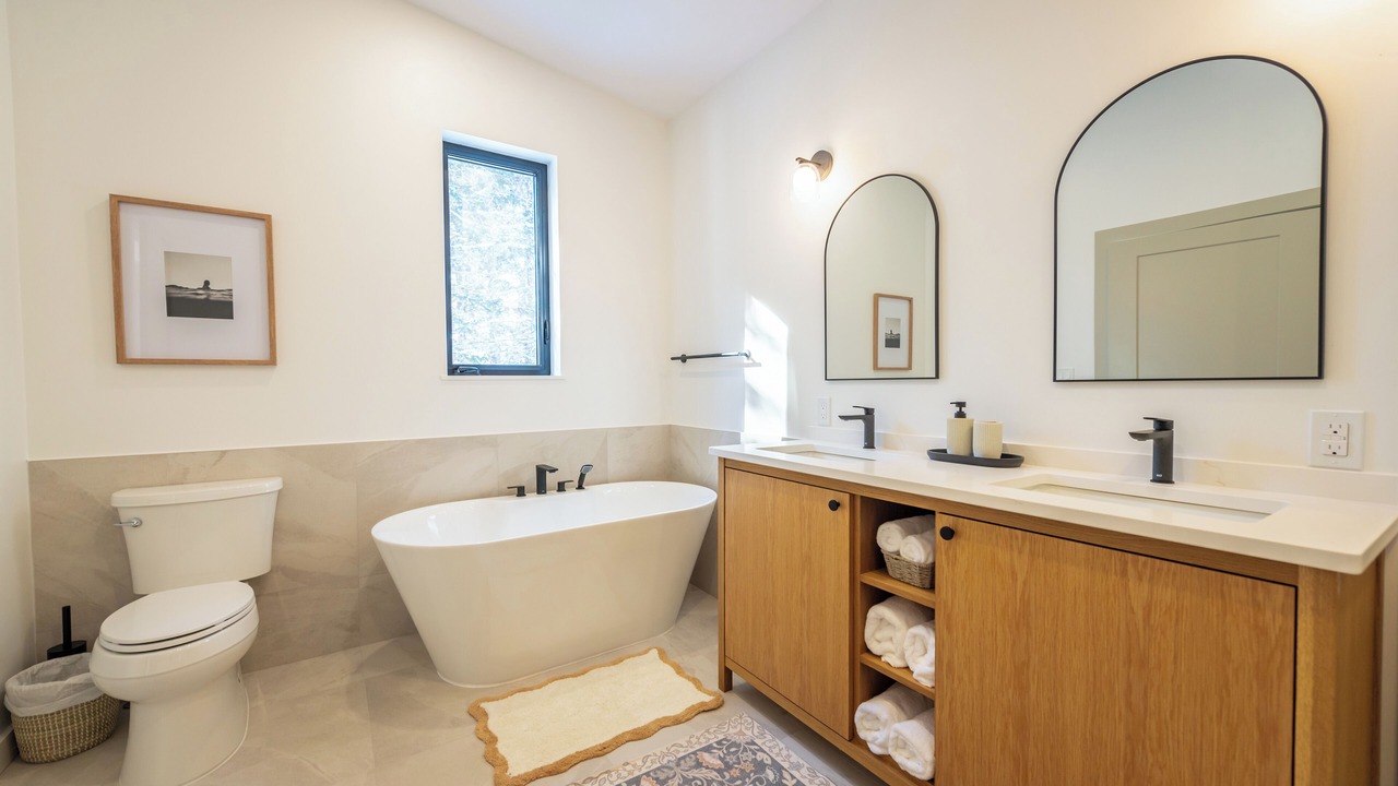 Photo of Bathroom in Beach Meadows