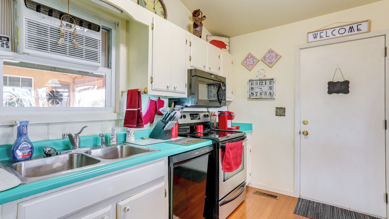 Photo of Kitchen in Hardy