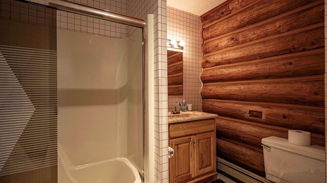 Photo of Bathroom in Town of Webb