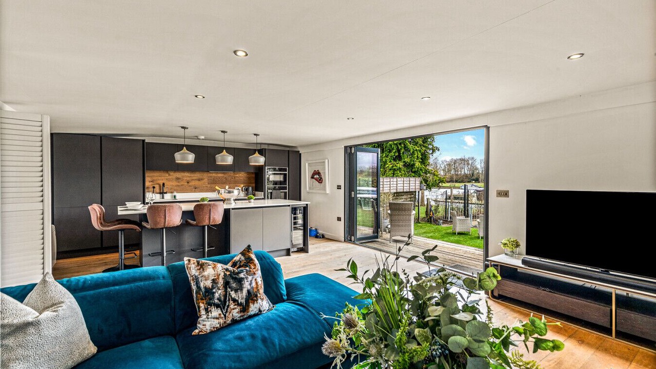 Photo of Livingroom in Henley