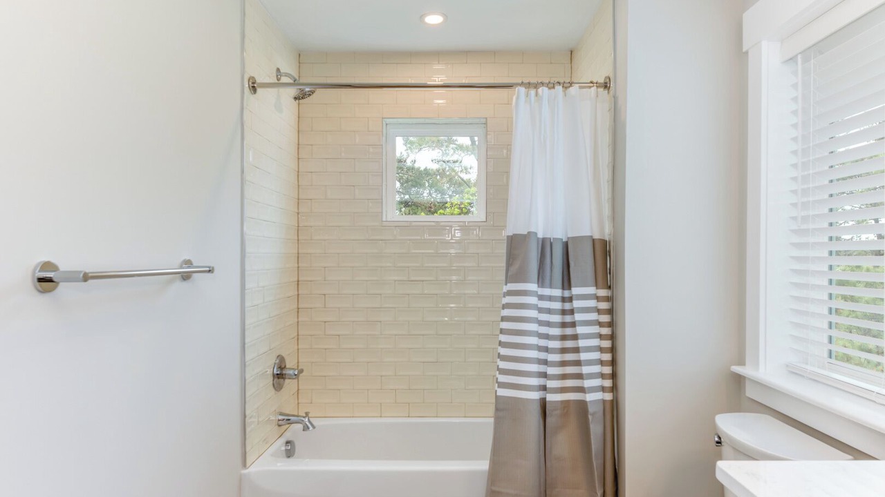 Photo of Bathroom in Bermuda Bay