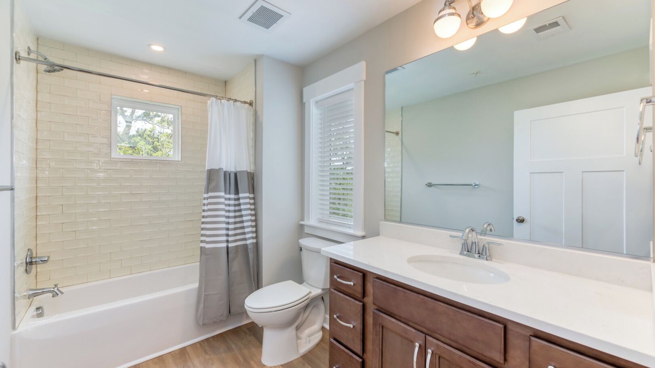 Photo of Bathroom in Bermuda Bay