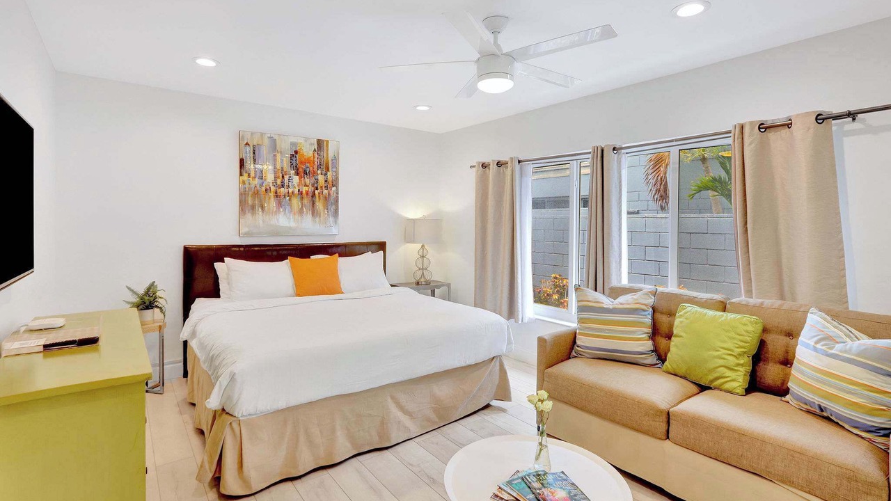 Photo of Bedroom in Hendricks and Venice Isles