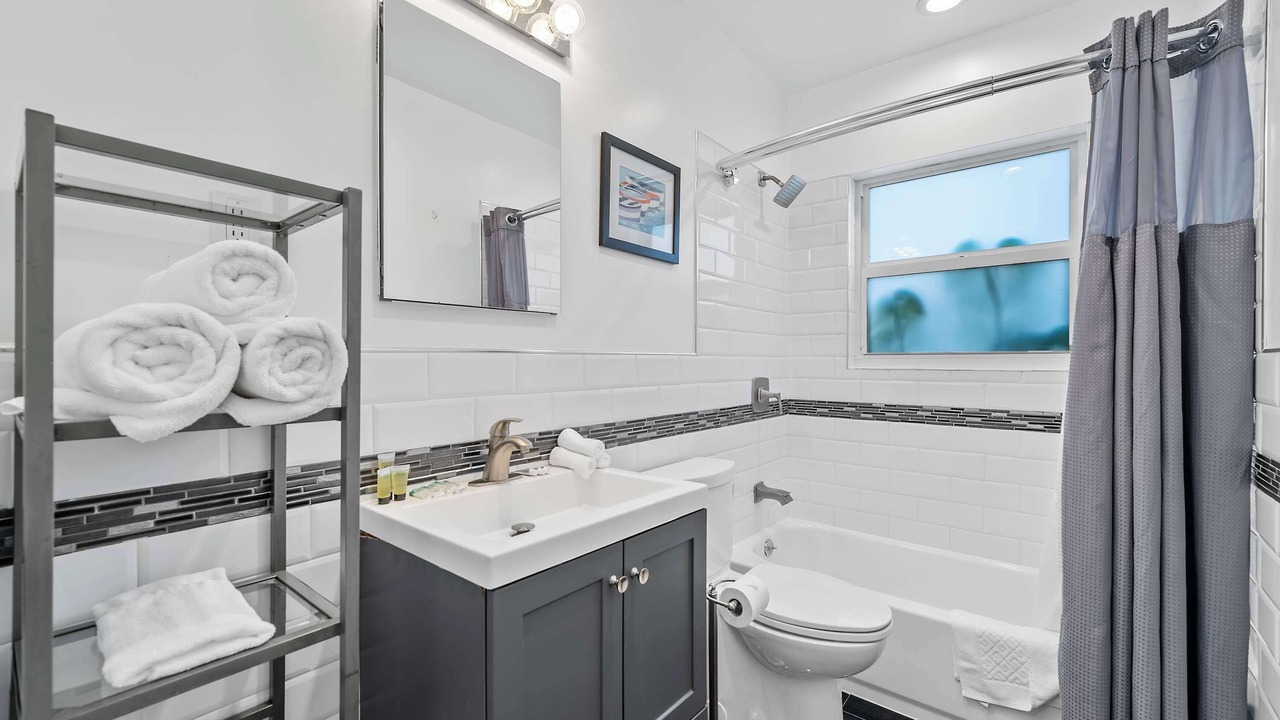 Photo of Bathroom in Hendricks and Venice Isles