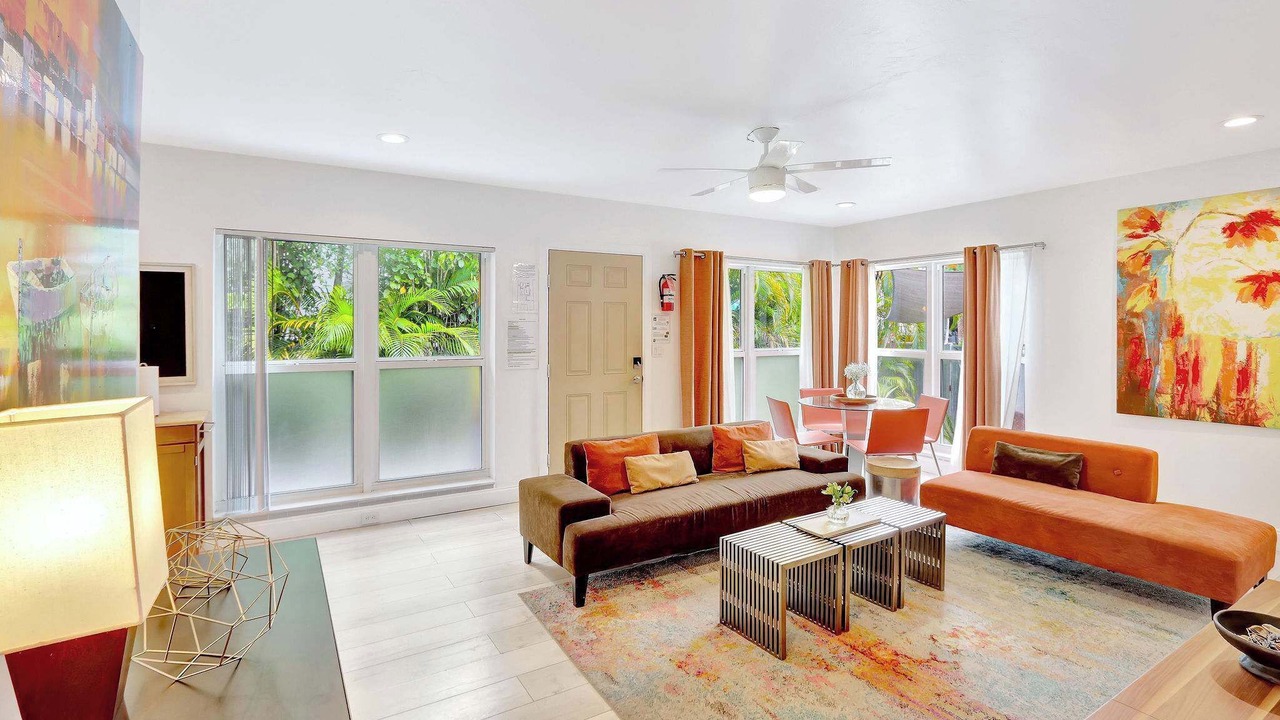 Photo of Livingroom in Hendricks and Venice Isles