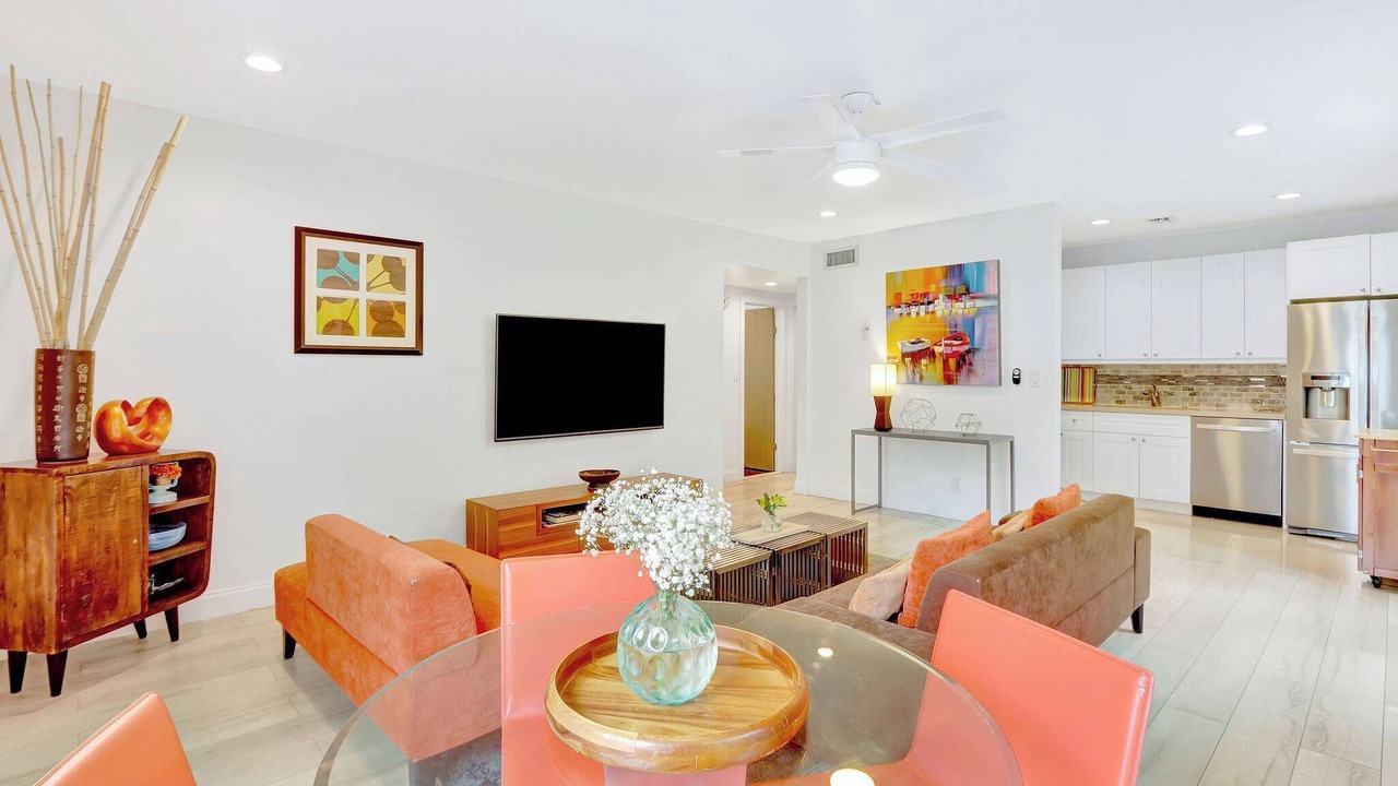 Photo of Livingroom in Hendricks and Venice Isles
