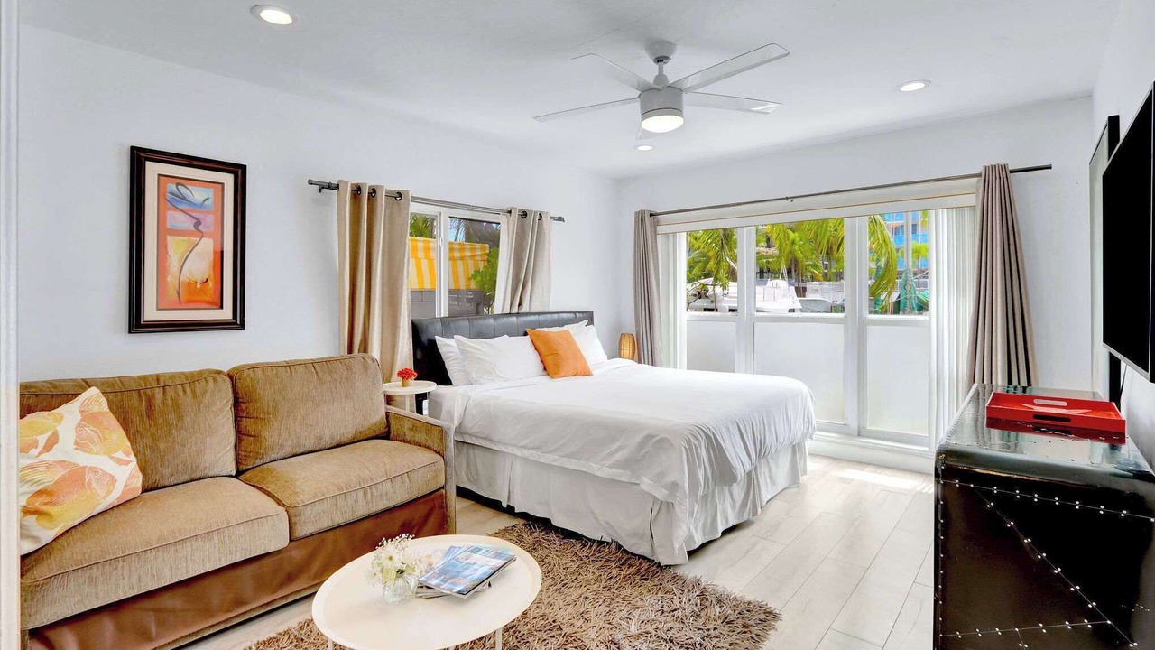 Photo of Bedroom in Hendricks and Venice Isles