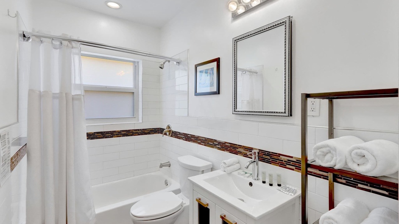 Photo of Bathroom in Hendricks and Venice Isles