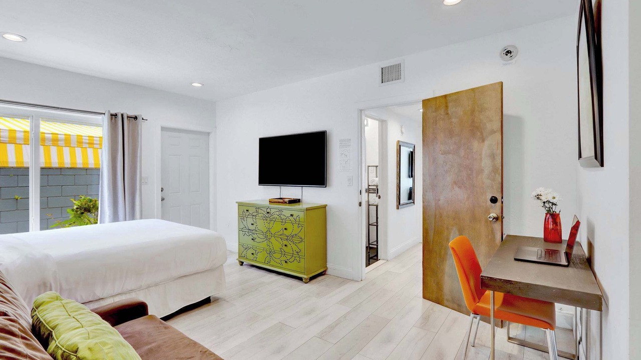 Photo of Bedroom in Hendricks and Venice Isles