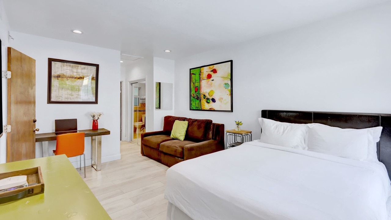 Photo of Bedroom in Hendricks and Venice Isles