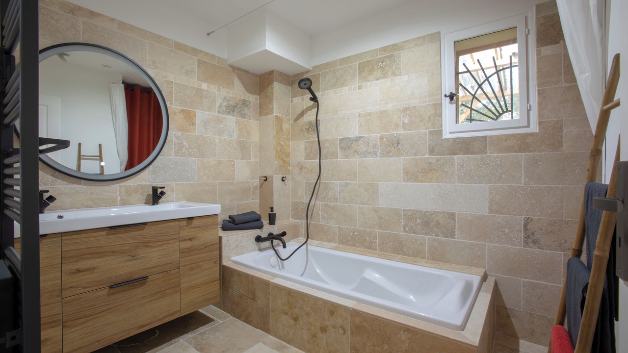 Photo of Bathroom in Condorcet