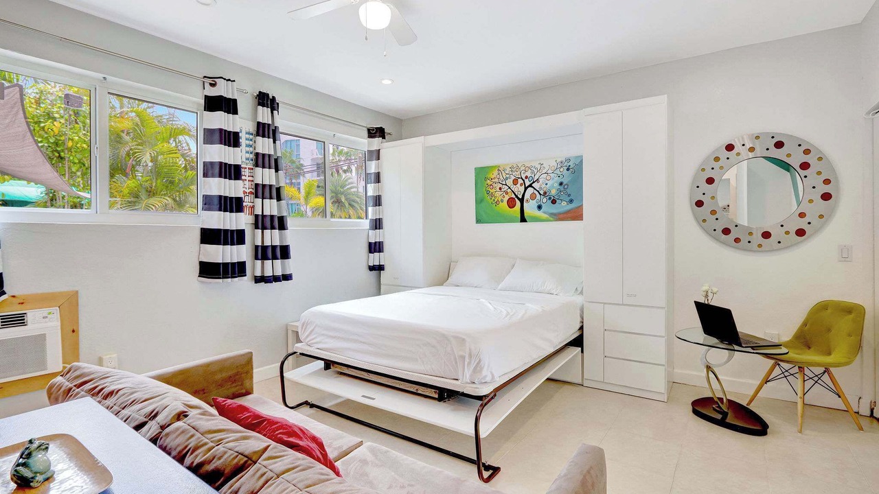 Photo of Bedroom in Hendricks and Venice Isles