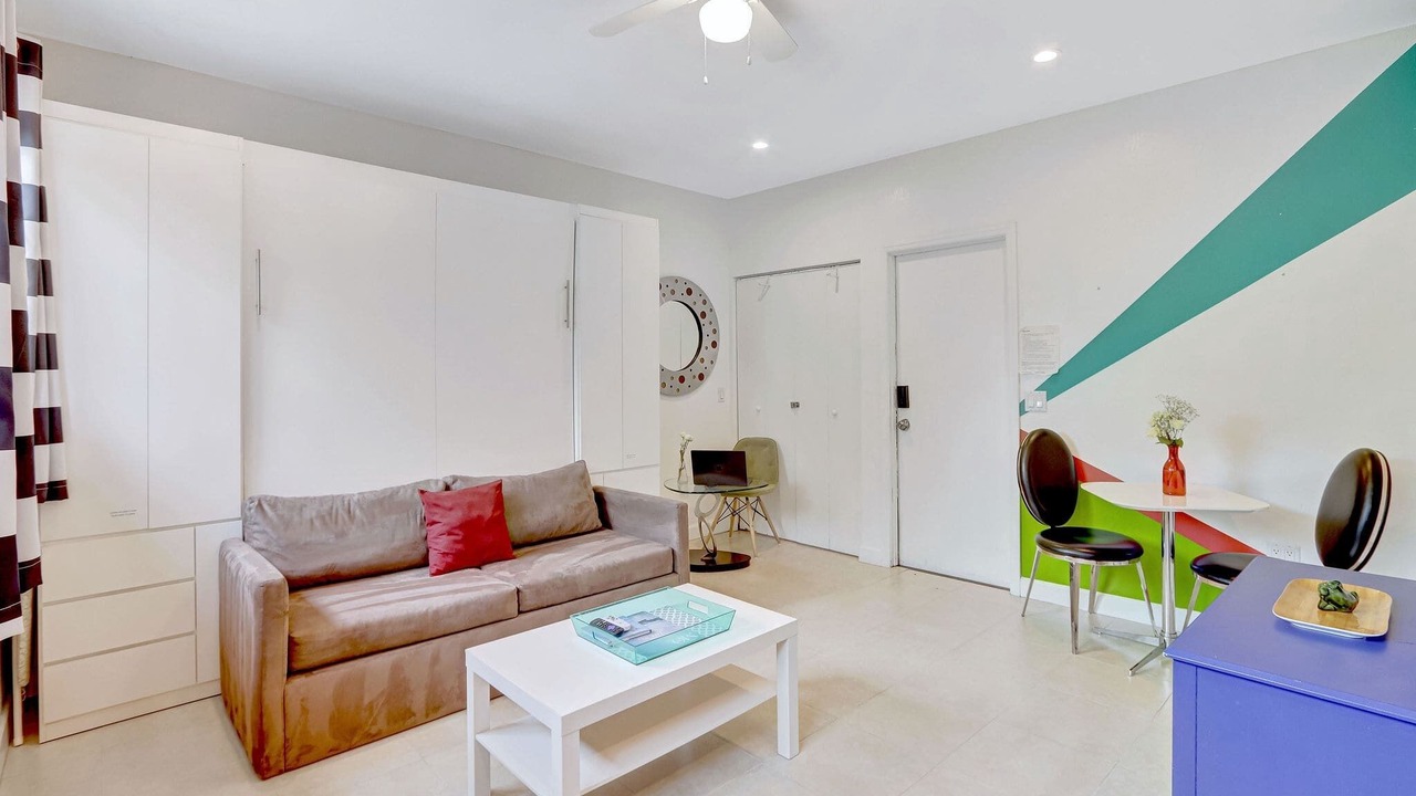 Photo of Livingroom in Hendricks and Venice Isles