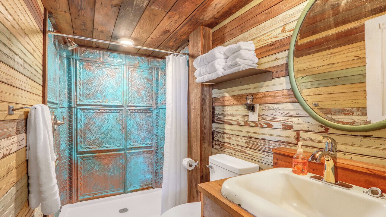 Photo of Bathroom in Lampasas
