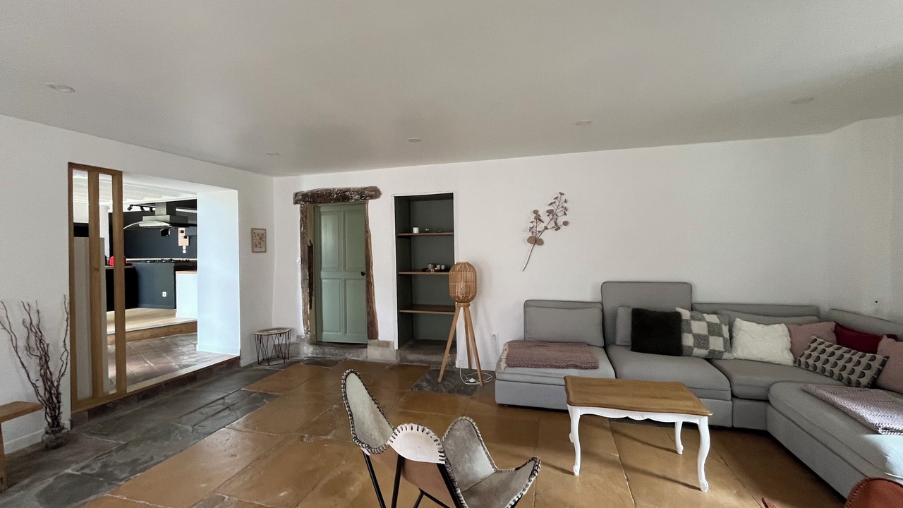 Photo of Livingroom in Nivolas-Vermelle