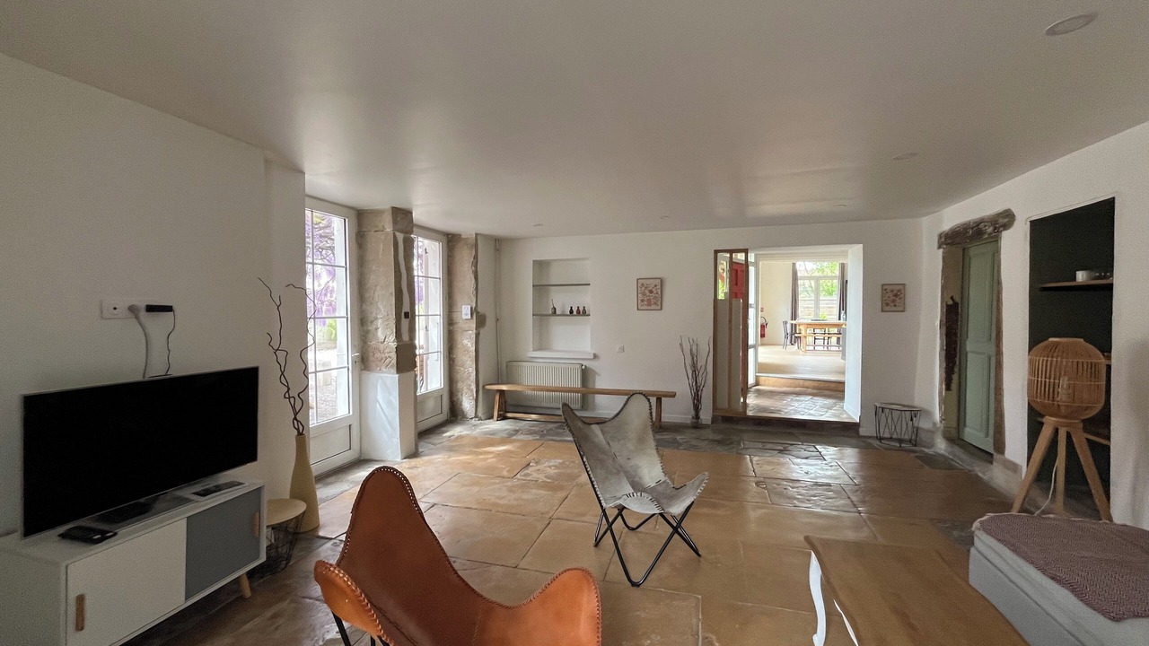 Photo of Livingroom in Nivolas-Vermelle