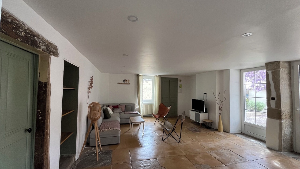 Photo of Livingroom in Nivolas-Vermelle